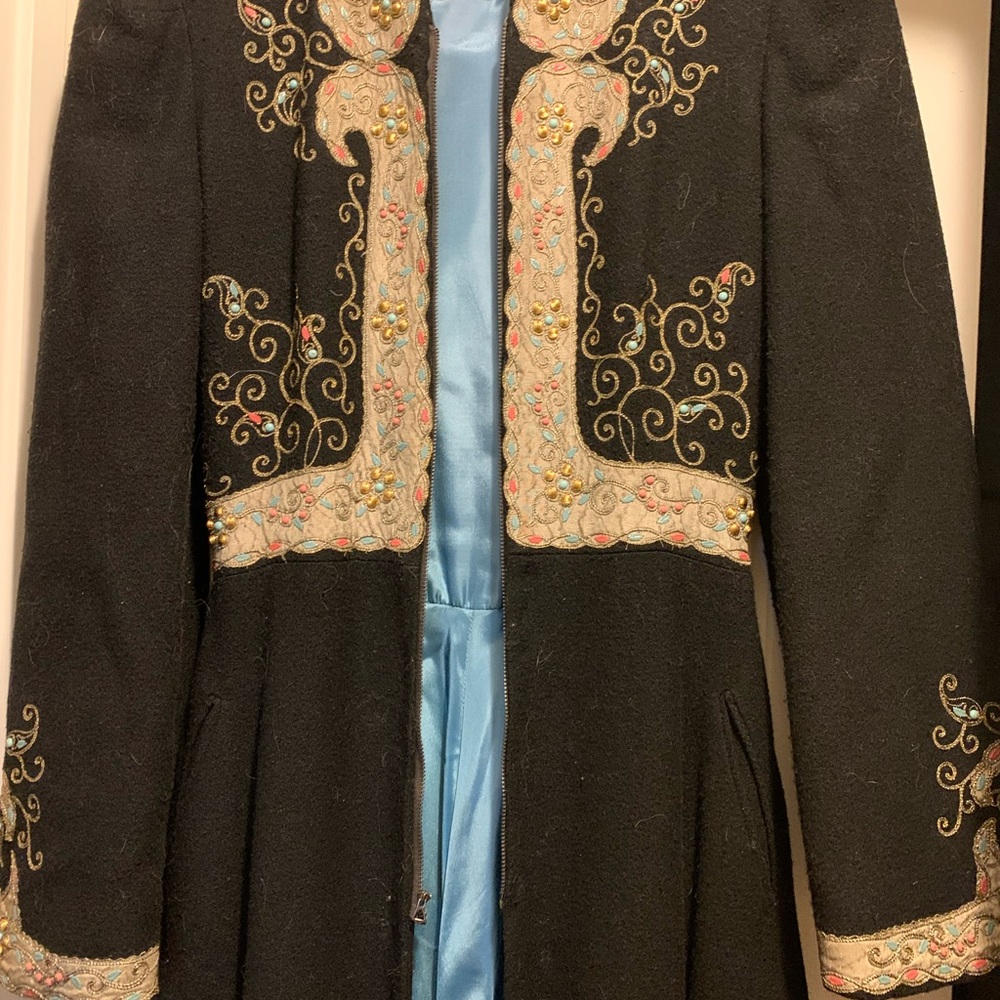 Elegant Black Embroidered Women's Dress - Picture 2 of 4